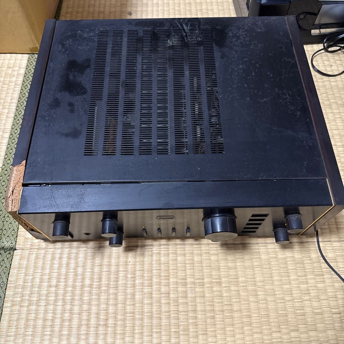 AU-α607KX