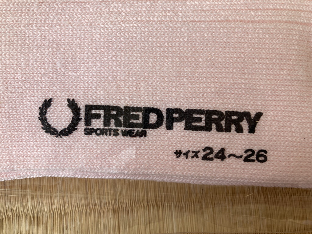 送料無料!新品未使用!即決です! ピンク＆ラベンダー２足セット? フレッドペリー FRED PERRY ソックス 靴下 24-26cm ※限定５組限りです