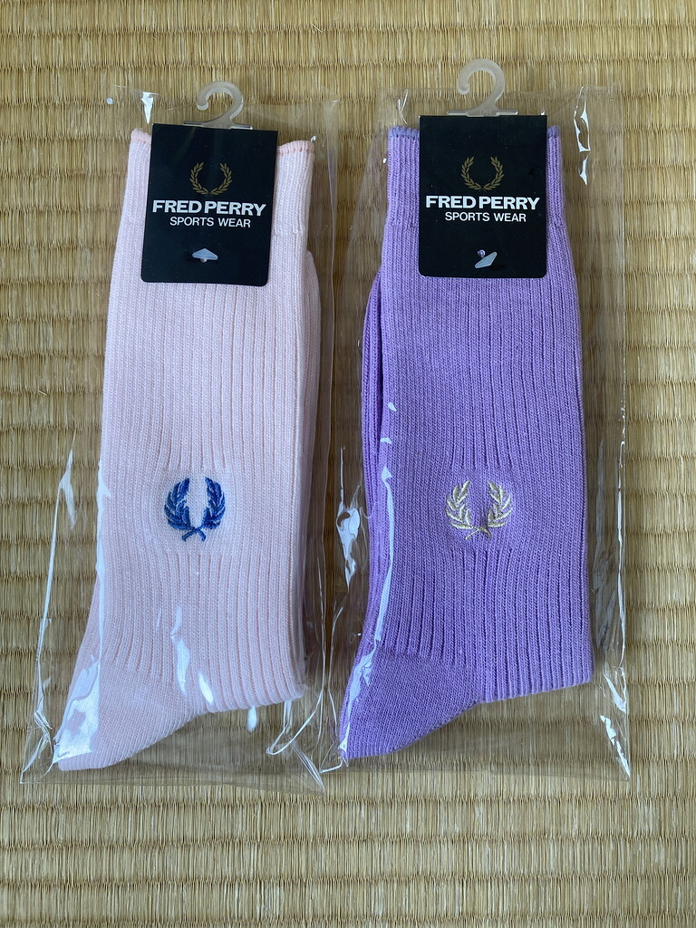 送料無料!新品未使用!即決です! ピンク＆ラベンダー２足セット? フレッドペリー FRED PERRY ソックス 靴下 24-26cm ※限定５組限りです