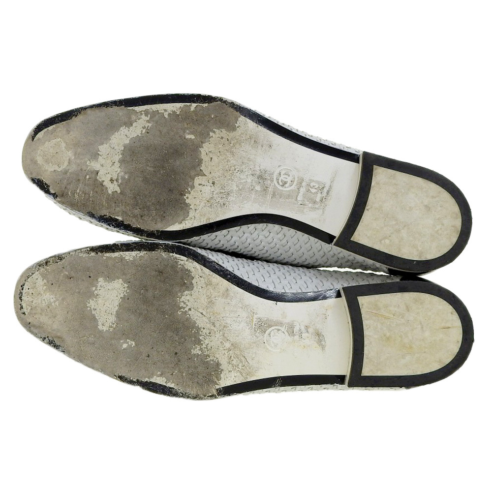 美品 シャネル CHANEL 現行ロゴ イントレチャート ココマーク アーモンドトゥ ローファー 43 27-27.5cm モノトーン バイカラー_画像8