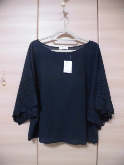 earth music&ecology★新品★ゆったり 袖カットワークレース ブラウス★トップス プルオーバー★レディース Fサイズ★ブラック★ポンチョ★