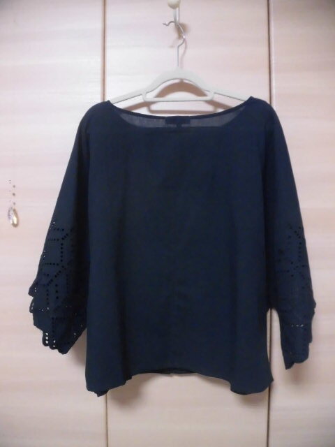 earth music&ecology★新品★ゆったり 袖カットワークレース ブラウス★トップス プルオーバー★レディース Fサイズ★ブラック★ポンチョ★