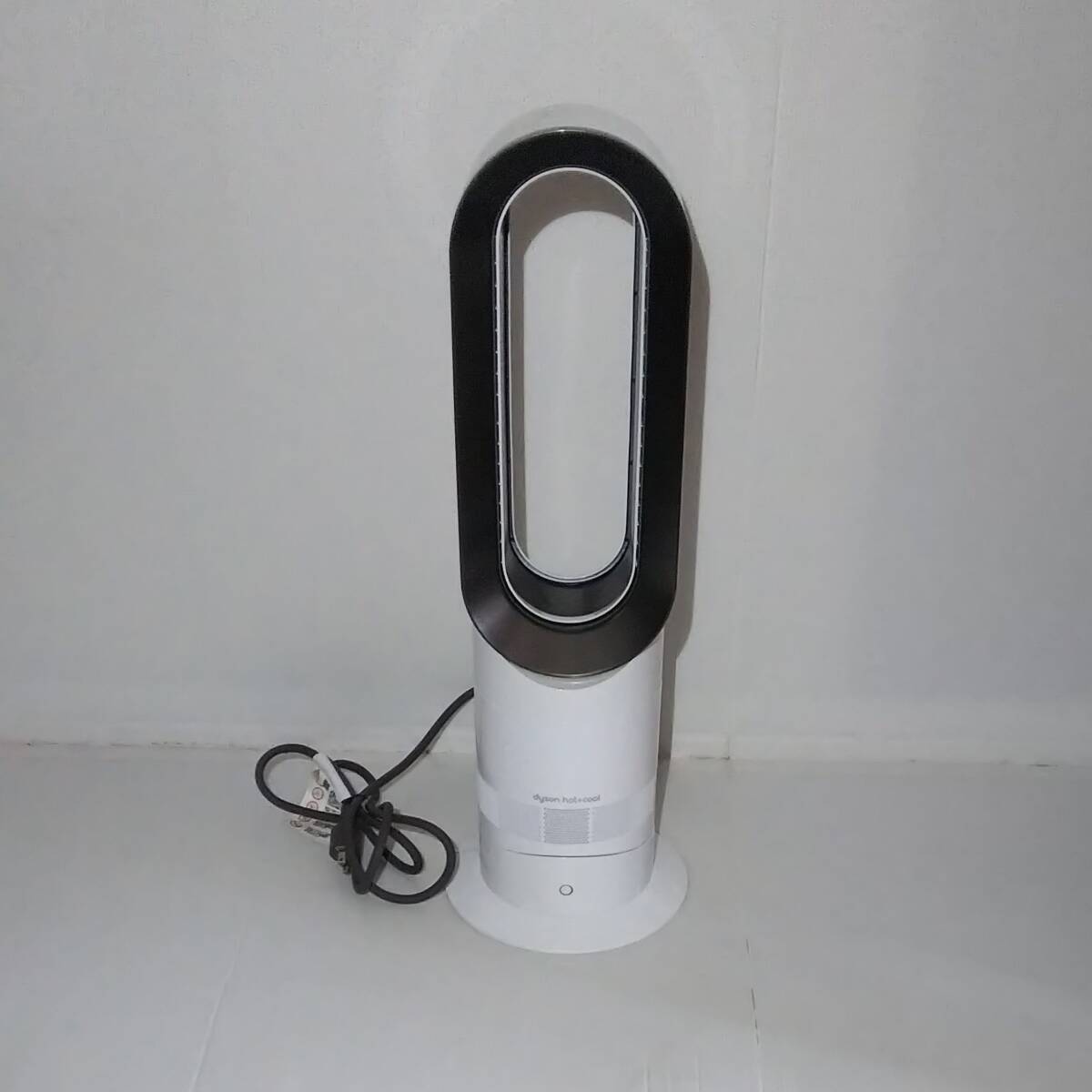 ほぼ新品】2023年製 羽根のない扇風機 Dyson ダイソン Hot+Cool