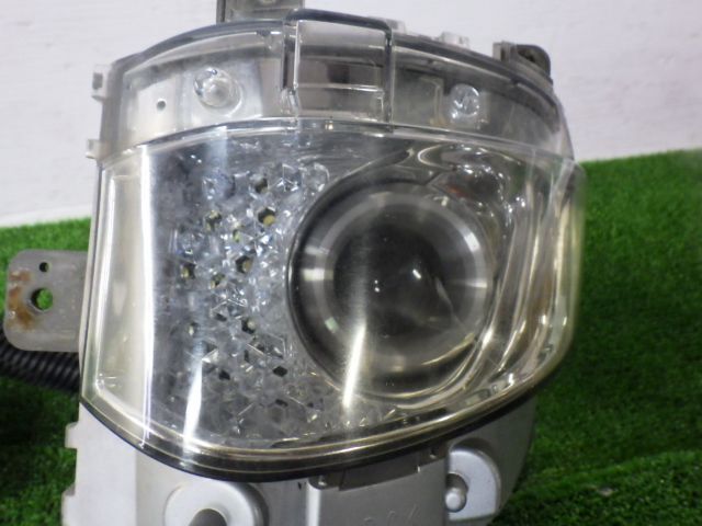 ★レクサス LS★左 フォグランプ P9551 純正 中古 未テスト