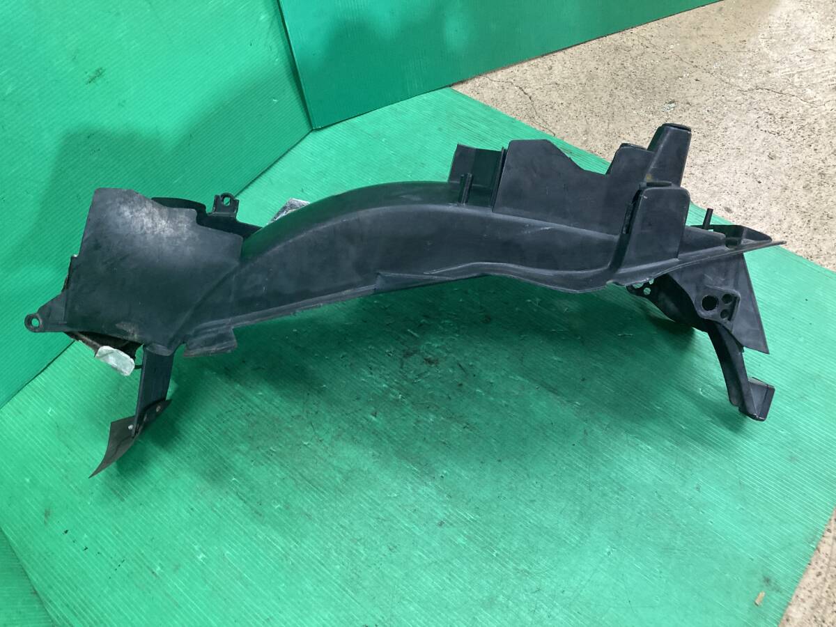 170*G1【VFR400R　NC30-1054】純正リアインナーフェンダー　250627