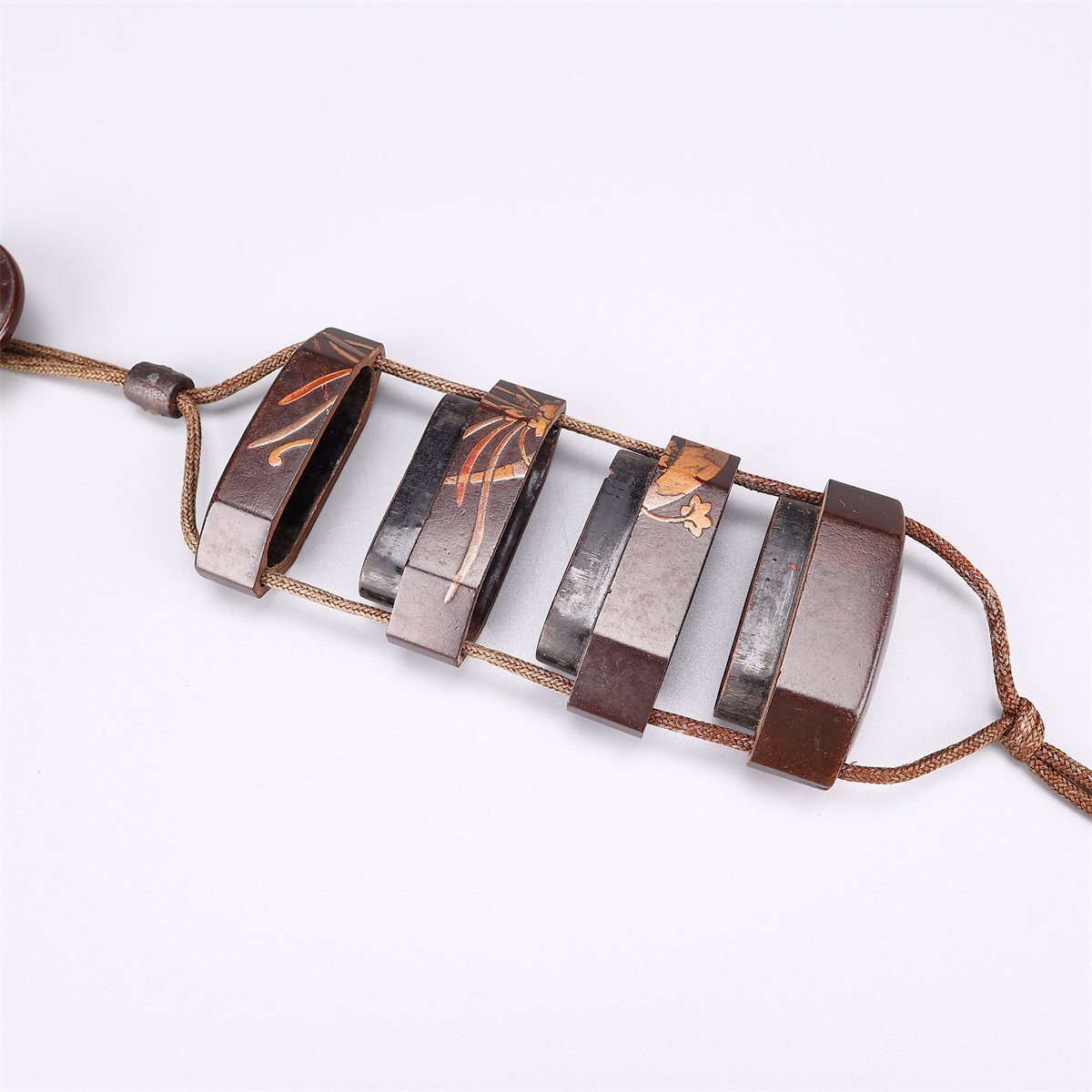 吉】ZD134 江戸時代 漆芸蒔絵 小印籠 木製根付／時代のダメージ