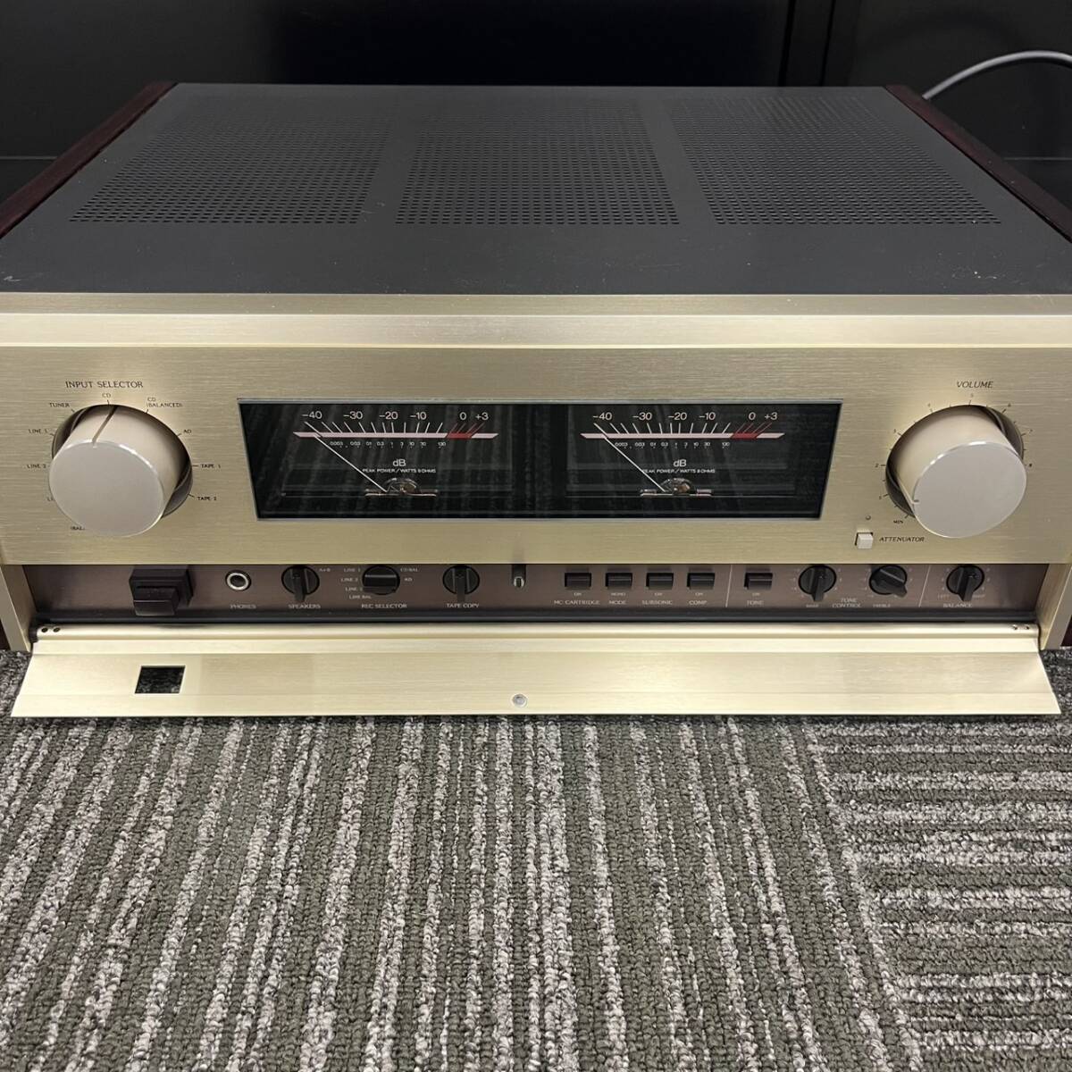 25./A018459-1/SS100000/H064-205/ Accuphase основной предусилитель E-305 Accuphase 