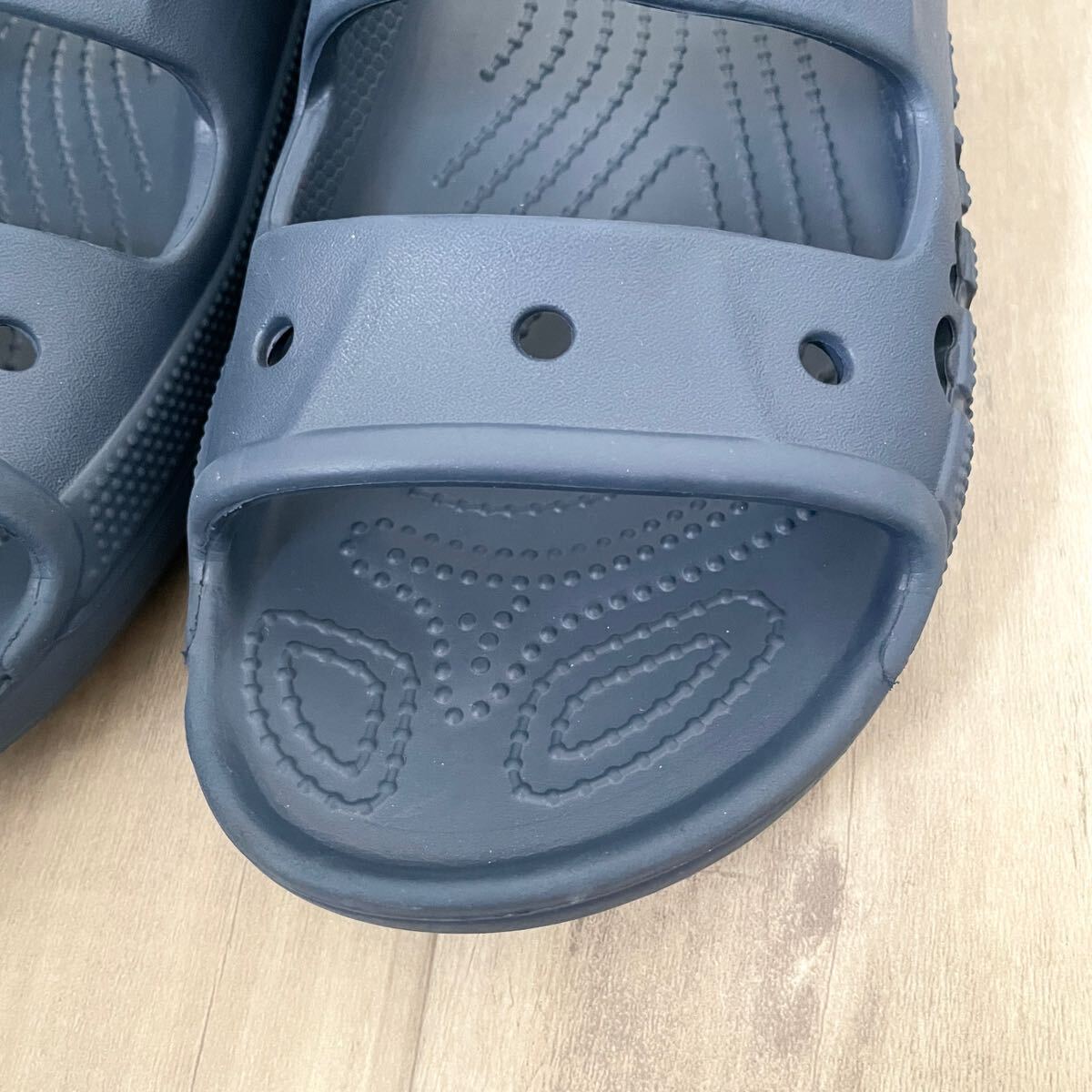 【crocs】クロックス サンダル カジュアル 夏靴 アウトドア レジャー スポーツ 匿名配送 ネイビー 紺色 メンズ 26.0