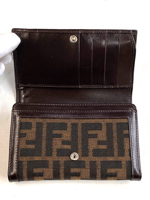 【即決/美品】 FENDI フェンディ 三つ折り財(cái)布 ズッカ 31052 ブラウン 茶 L字ファスナー コンパクトウォレット キャンバス カーフ 