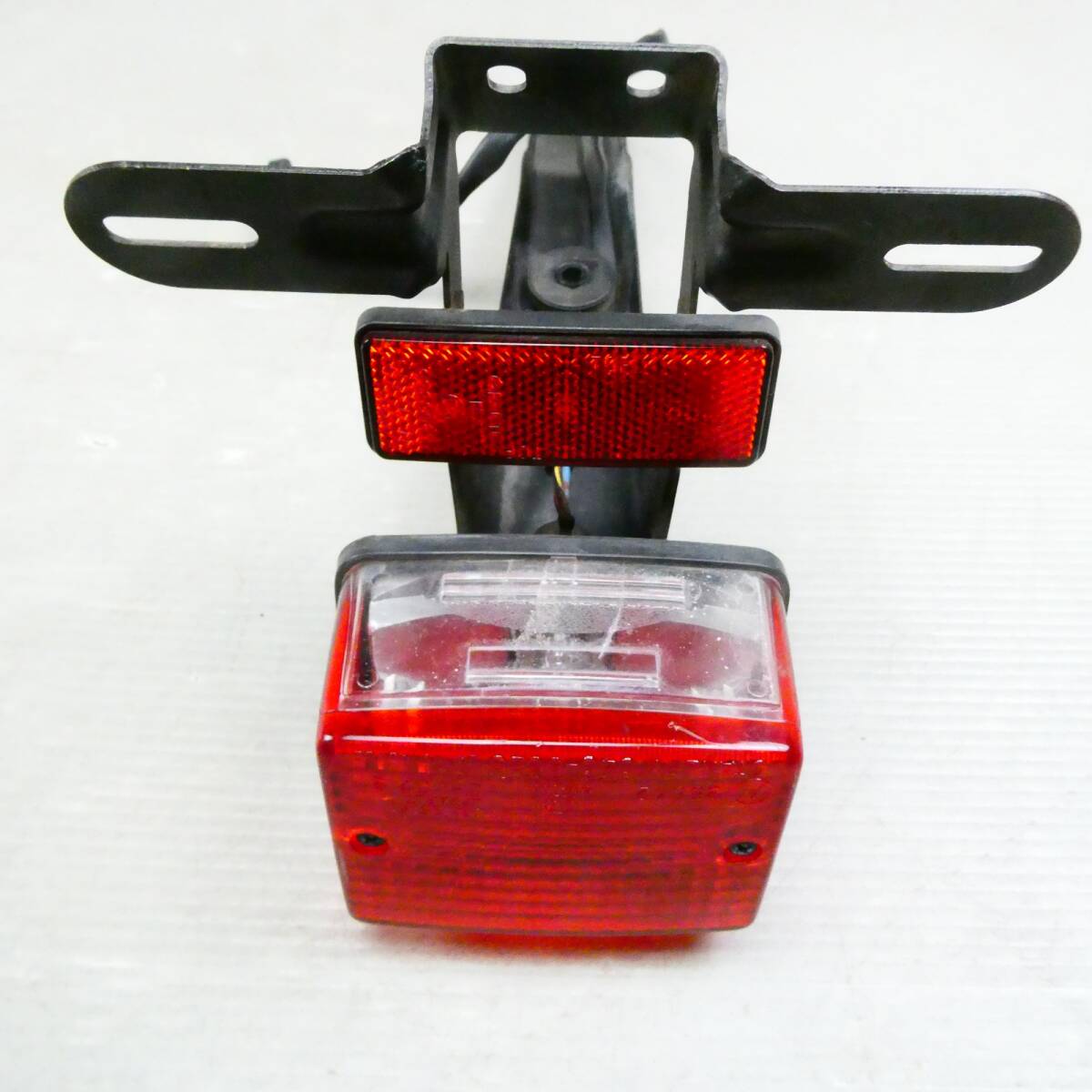 250TR [BJ250F] テールランプ 040-6626 テールレンズ ストップランプ 中古 1個(gè) kawasaki カワサキ TR060925 123