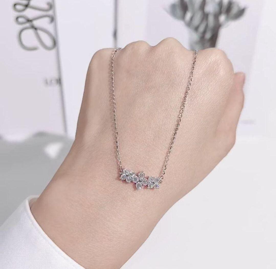 シルバー925 モアサナイト 人工寶石 ダイヤ ダイヤモンド フラワー ネックレス 花 アレルギー対応 刻印 レディース BOX GRA認(rèn)定証 付き