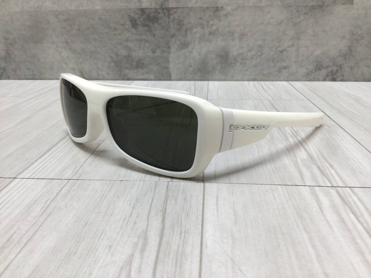 4591■OAKLEY オークリー MONTEFRIO モンテフリオ サングラス 白 ホワイト スポーツサングラス アイウェア 眼鏡