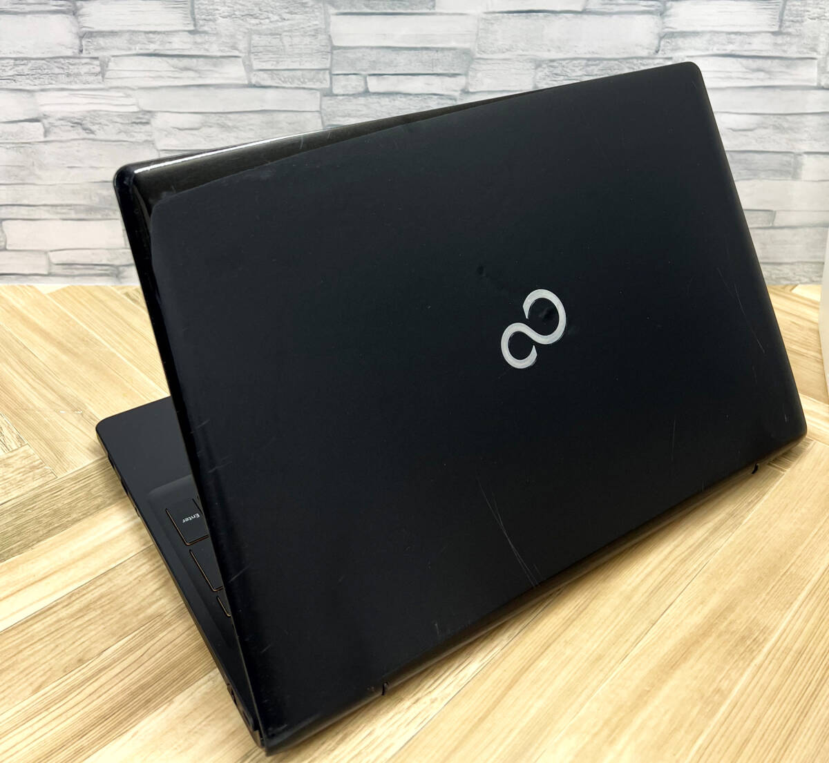 タッチパネル★新型Window11搭載/富士通/爆速Core-i7搭載/カメラ/高速新品SSD512GB/驚異の16GBメモリ/BD-RE/DVD焼き/オフィス/ソフト多數(shù)！