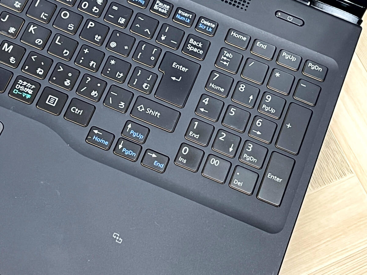 タッチパネル★新型Window11搭載/富士通/爆速Core-i7搭載/カメラ/高速新品SSD512GB/驚異の16GBメモリ/BD-RE/DVD焼き/オフィス/ソフト多數(shù)！