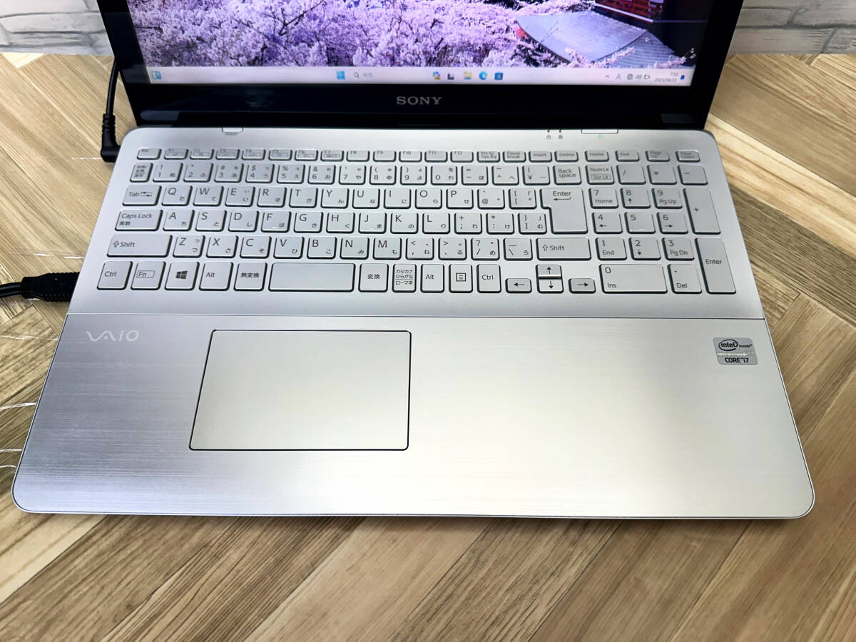 タッチパネル★新型Win11搭載/SONY VAIO/爆速Core-i7搭載/カメラ/高速新品SSD512GB/驚異の16GBメモリ/DVD焼き/BD/オフィス/ソフト多數(shù)!
