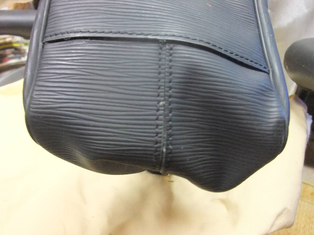 美品　ルイヴィトン LOUIS VUITTON　エピ　パッシィGM　M59252　ハンドバッグ　ノワール ブラック_画像6