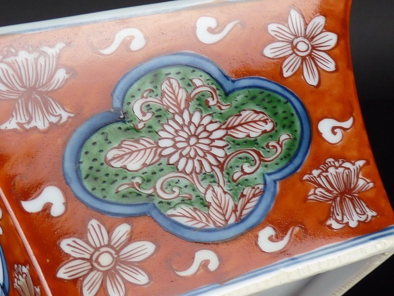 舘林源右衛門作 赤濃菊絵 花瓶