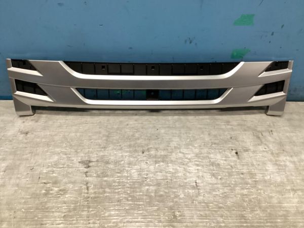 Isuzu Elf 2014 модель оригинальная передняя решетка / радиатор решётка серебряный широкий (NP/NN) (2007 модель сменный ) Isuzu Elf 2014 модель оригинальная передняя решетка / радиатор решётка серебряный широкий (NP/NN) (2007 модель сменный )