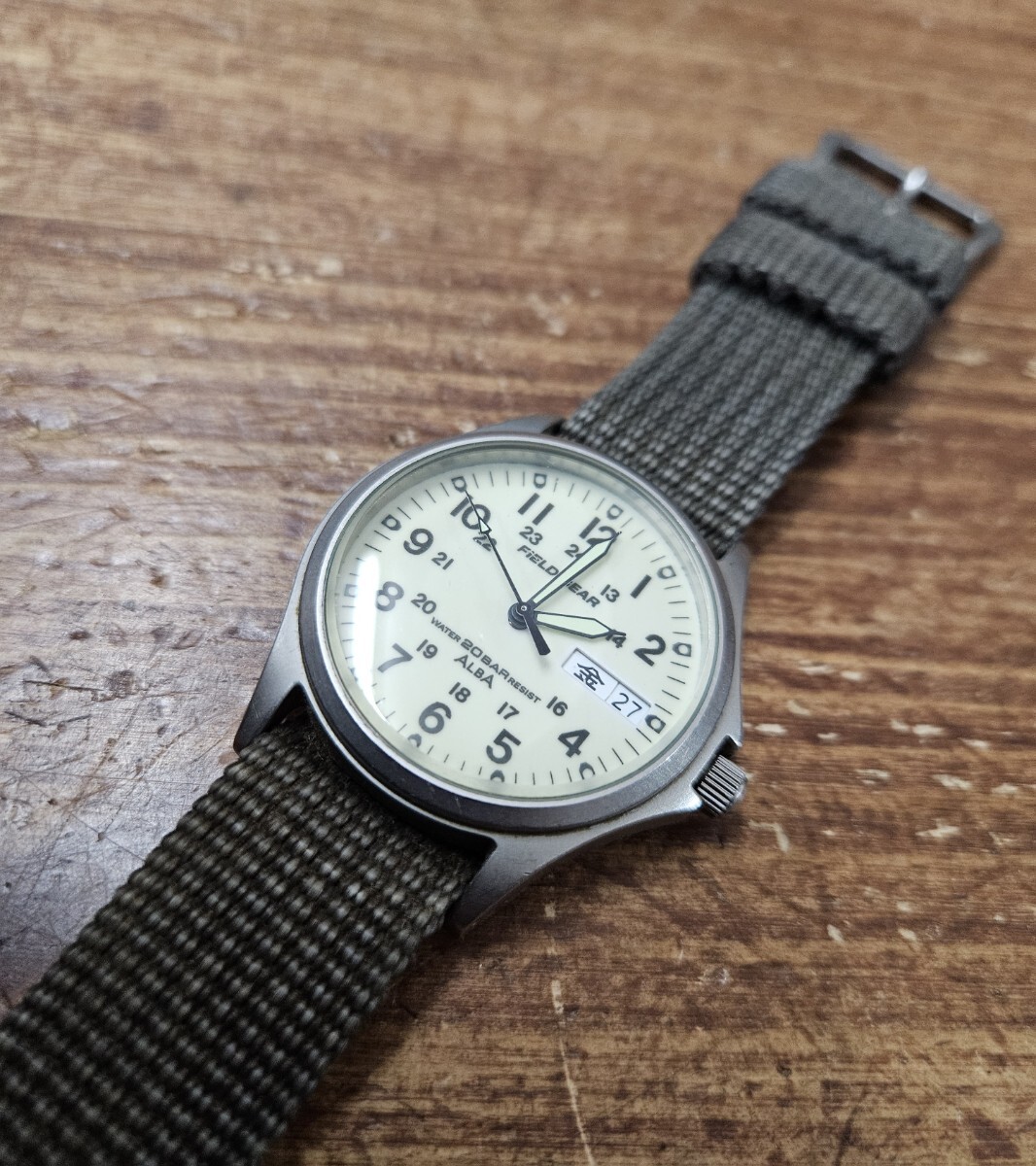 ヴィンテージ SEIKO ALBA アルバ フィールドギア V743-8000 ミリタリーウォッチ　全面蓄光 腕時計 電池交換済み