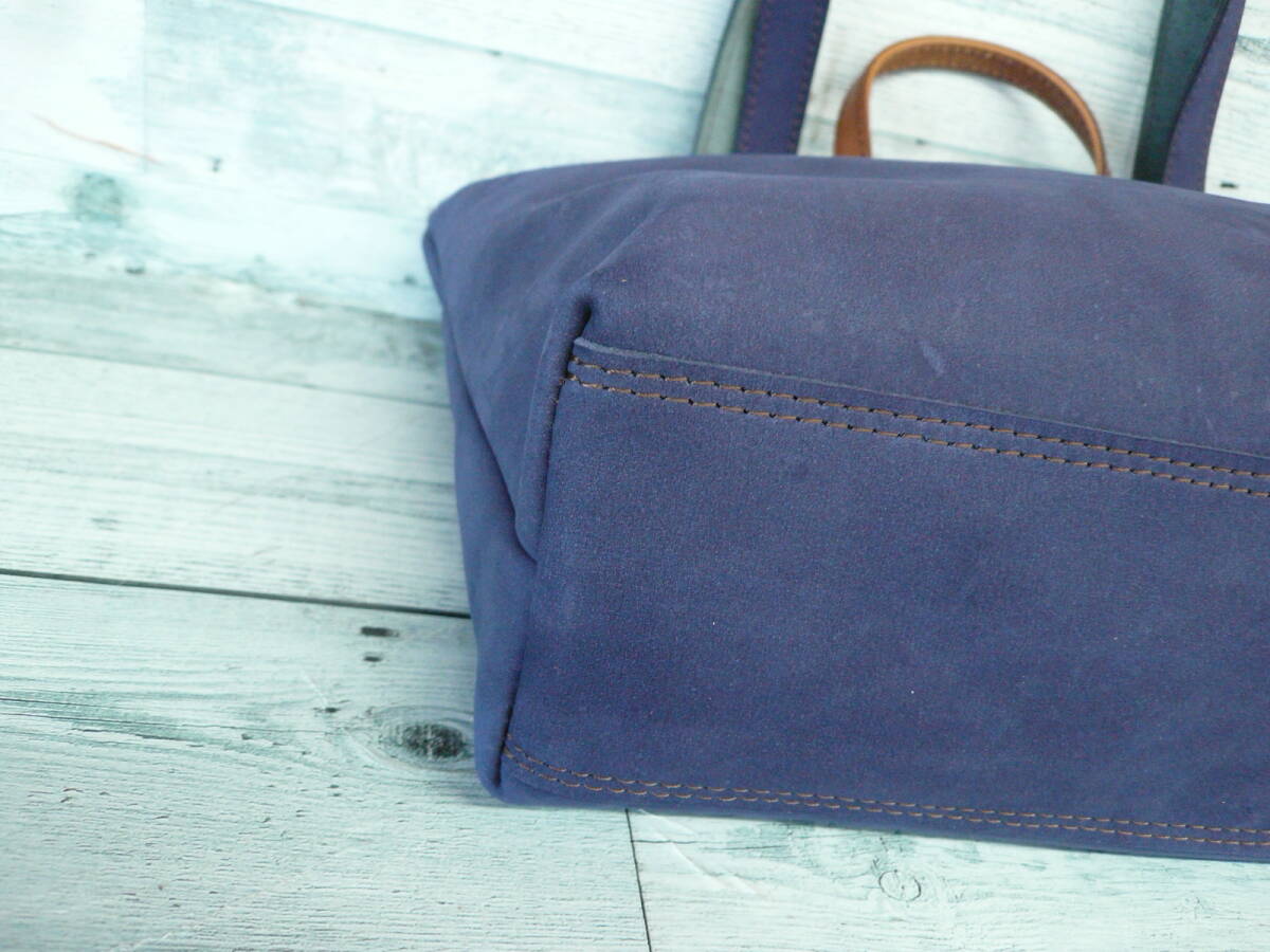 肩掛け手持ち2wayBAG　牛革ネイビーブルー系ヌバック　トートバッグ　里地付きで安心　手持ち留め部分姫路レザー　作家手作り日本制鞄931