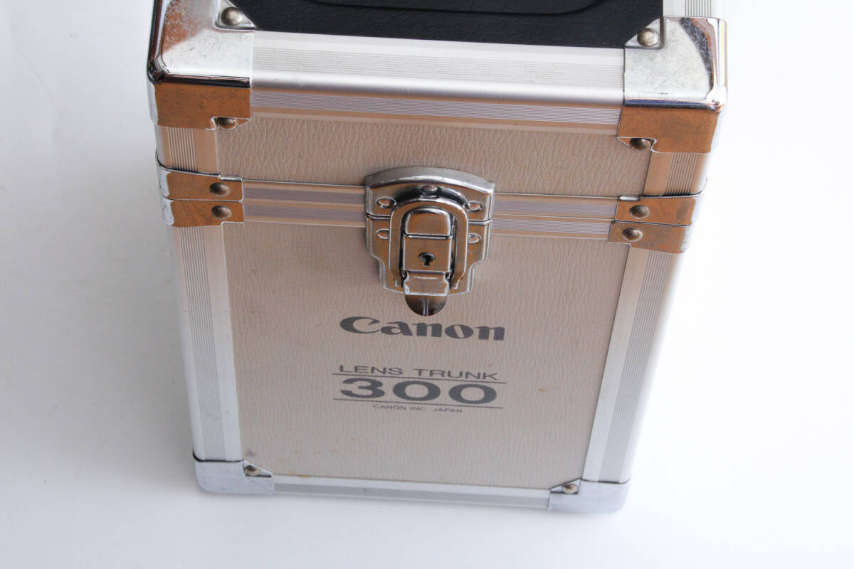  Canon Canon LENS TRUNK 300 жесткий чехол 