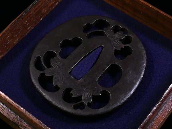 [ меч принадлежности #4091 * специальный лот *] ( гарда меча ) [. кроме того, 7 ]. шедевр .... побудить совершить . произведение! специальный сохранение меч принадлежности металлический земля Sakura цветок map [ металлический тест выдающийся большой название товар!]