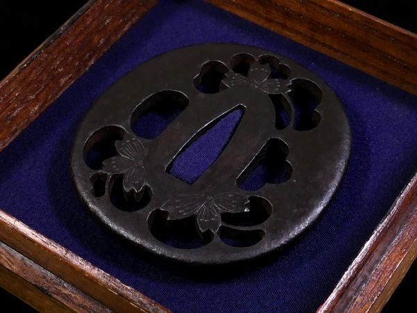 [ меч принадлежности #4091 * специальный лот *] ( гарда меча ) [. кроме того, 7 ]. шедевр .... побудить совершить . произведение! специальный сохранение меч принадлежности металлический земля Sakura цветок map [ металлический тест выдающийся большой название товар!]