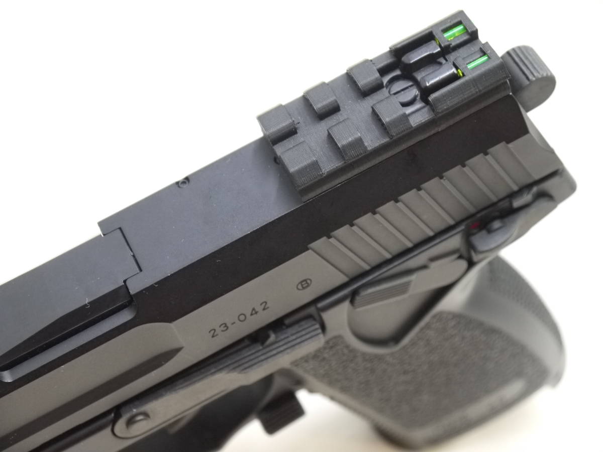 東京マルイ SOCOM Mk23対応 集光ファイバー付20mmレール