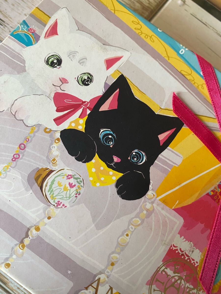 空き箱　アンティキテF ゴンチャロフ　ケース　小物入れ　貓　箔押し　長(zhǎng)四角　リボンアンティーク　レトロ　白貓　黒貓
