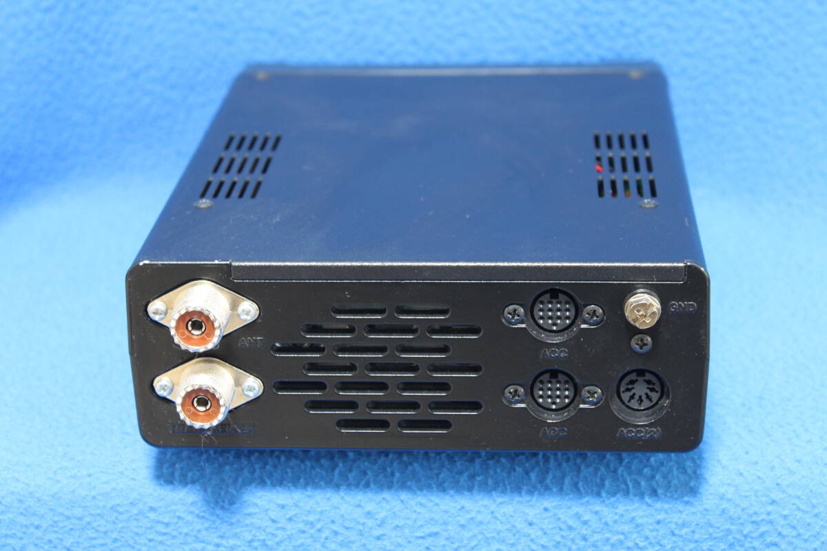 * Icom ICOM HF/50MHz антенна тюнер AT-180(100W)*
