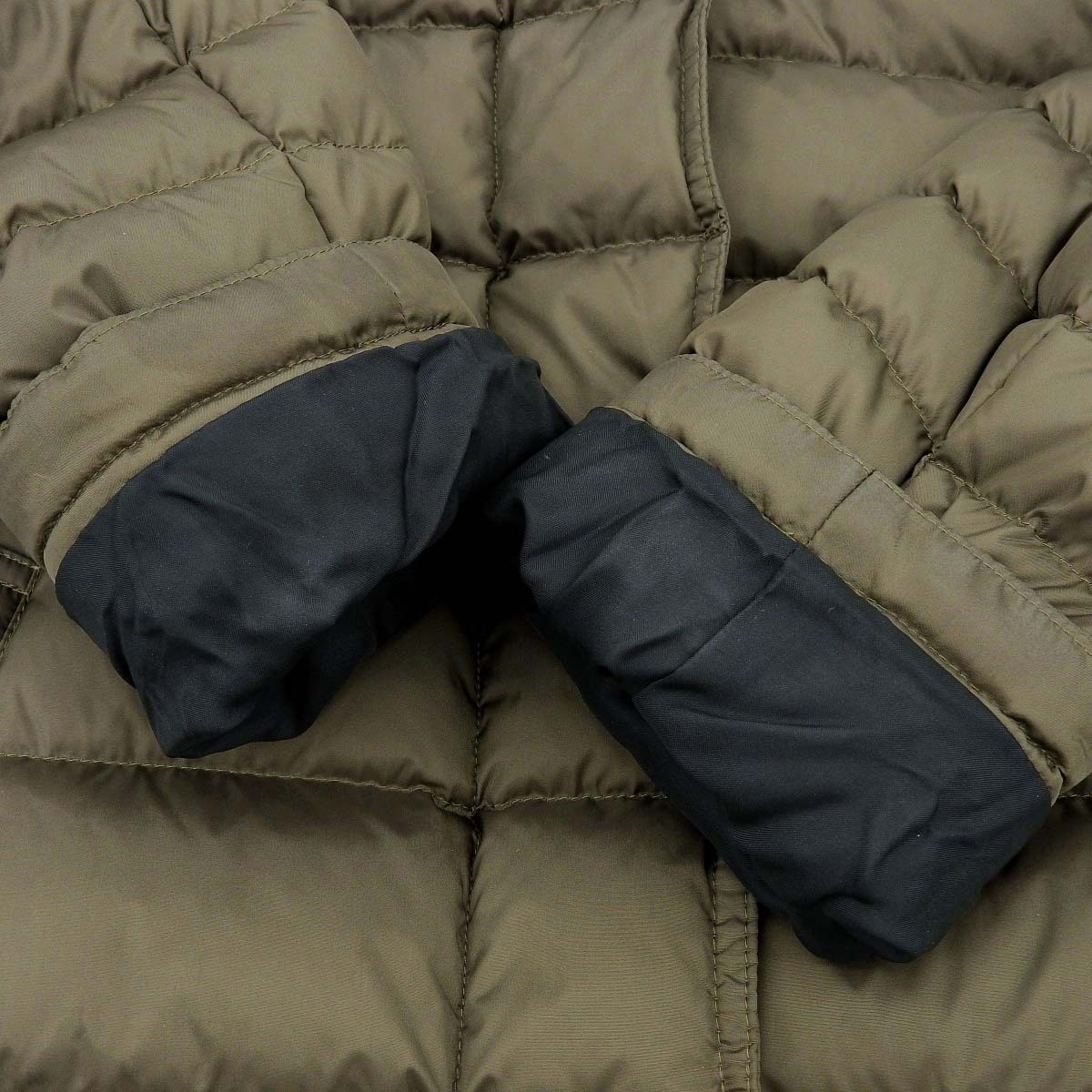 バーバリー ダウンコート 8004441 レディース カーキ BURBERRY 中古 【アパレル?小物】