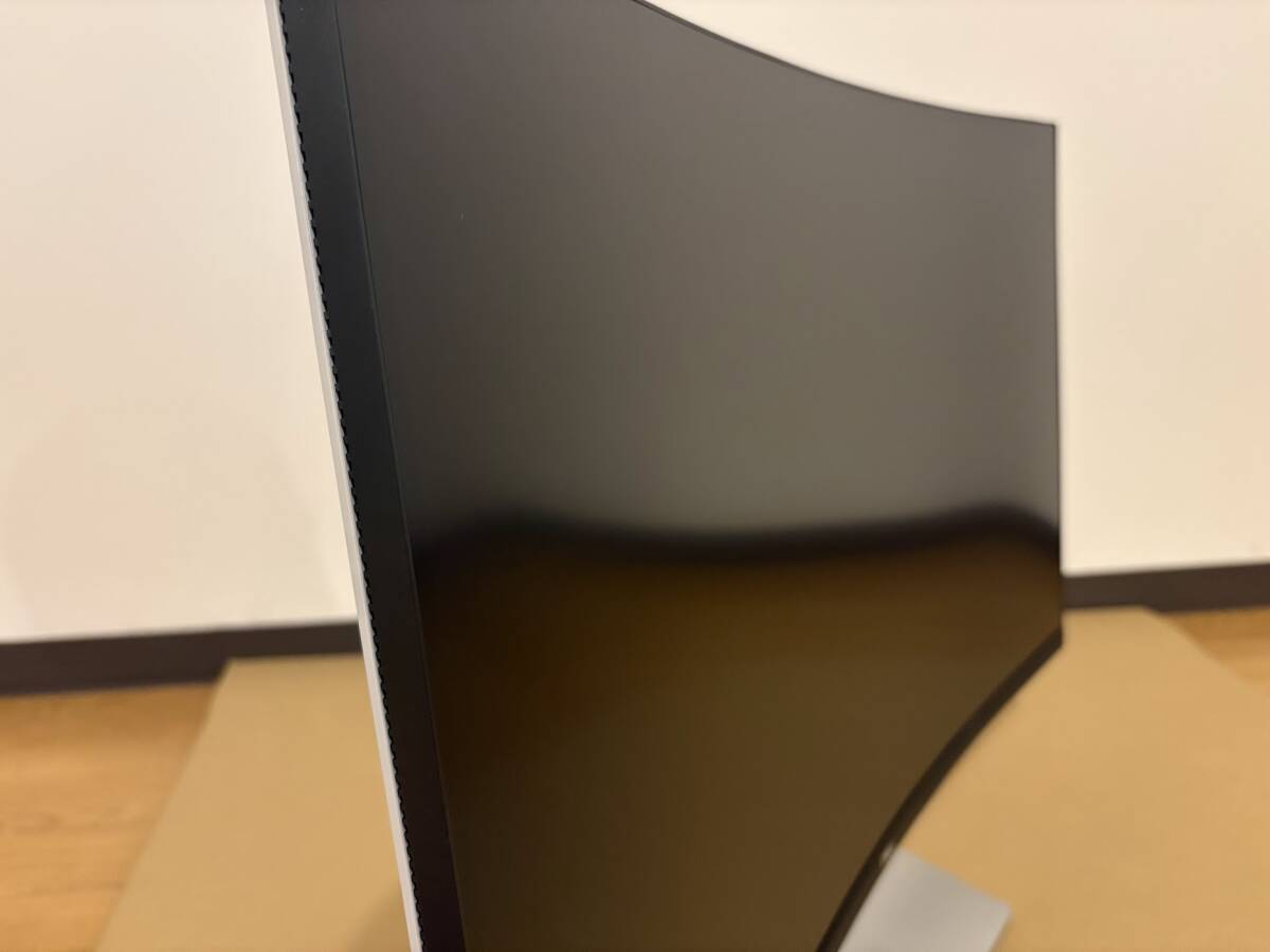 Dell 【S3221QS】 31.5インチ 4K モニター