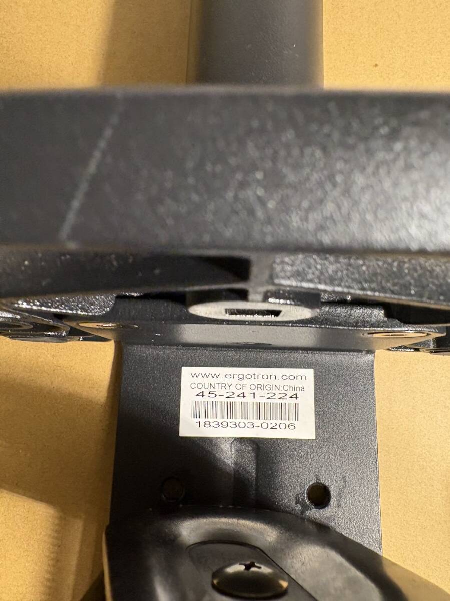 ERGOTRON エルゴトロン LX デスク モニターアーム マットブラック 34インチ(3.2~11.3kg)まで VESA規(guī)格対応 45-241-224　②