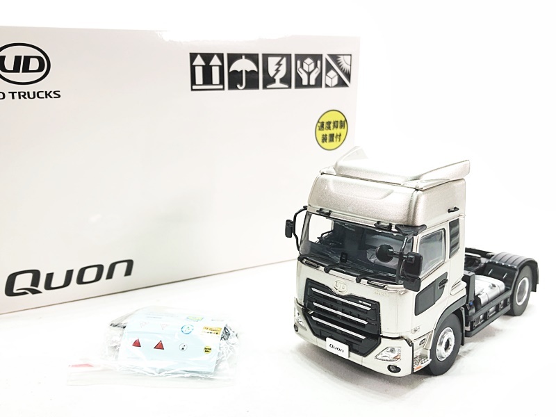 京商　UDトラックス　1/43　クオン Quon　トラクターヘッド　ミニカー　同梱OK　1円スタート★S