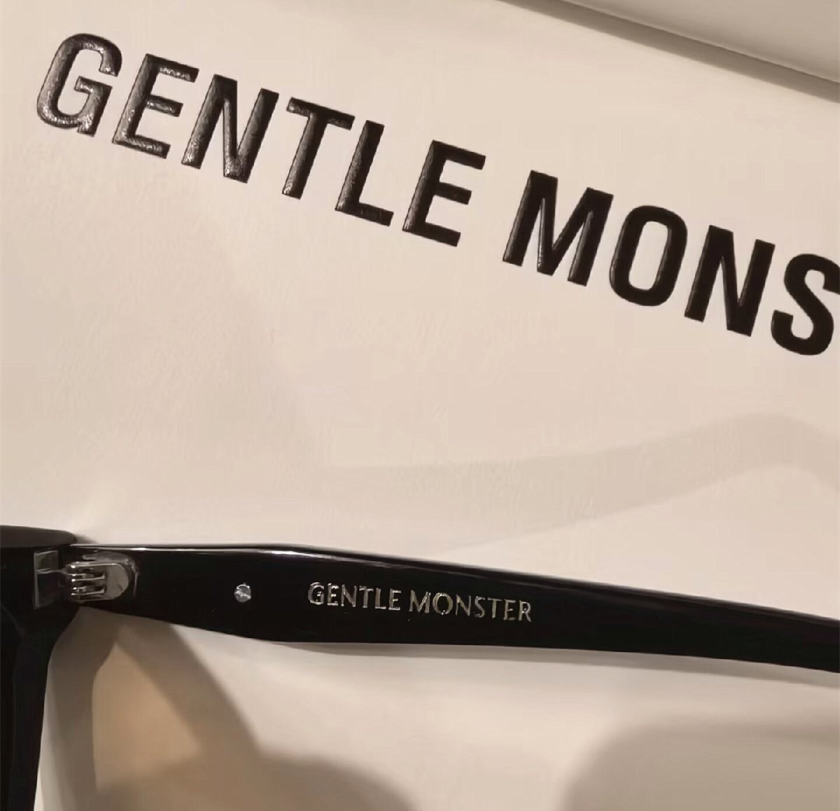 新品未使用※人気モデル*GENTLE MONSTER?ジェントルモンスター DEAR　登坂広臣 BTS 愛用?ブラック?サングラス?茶色
