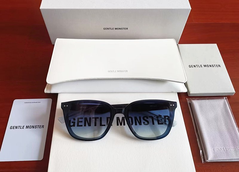 新品未使用※人気モデル*GENTLE MONSTER?ジェントルモンスター HEIZER　登坂広臣 BTS 愛用?サングラス?ブルー