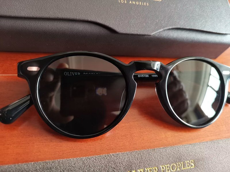 名作モデル☆イタリア制★「OLIVER PEOPLES/オリバーピープルズ」伝説の大人気作?OV5186?サングラス?メガネフレーム/黒