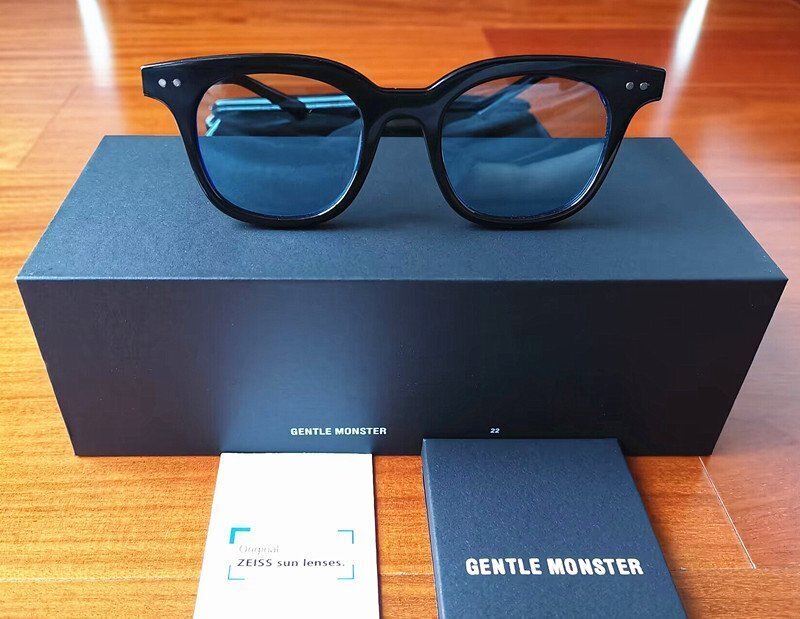 新品未使用※人気モデル*GENTLE MONSTER?ジェントルモンスター south side 登坂広臣 BTS 愛用?サングラス?Blue