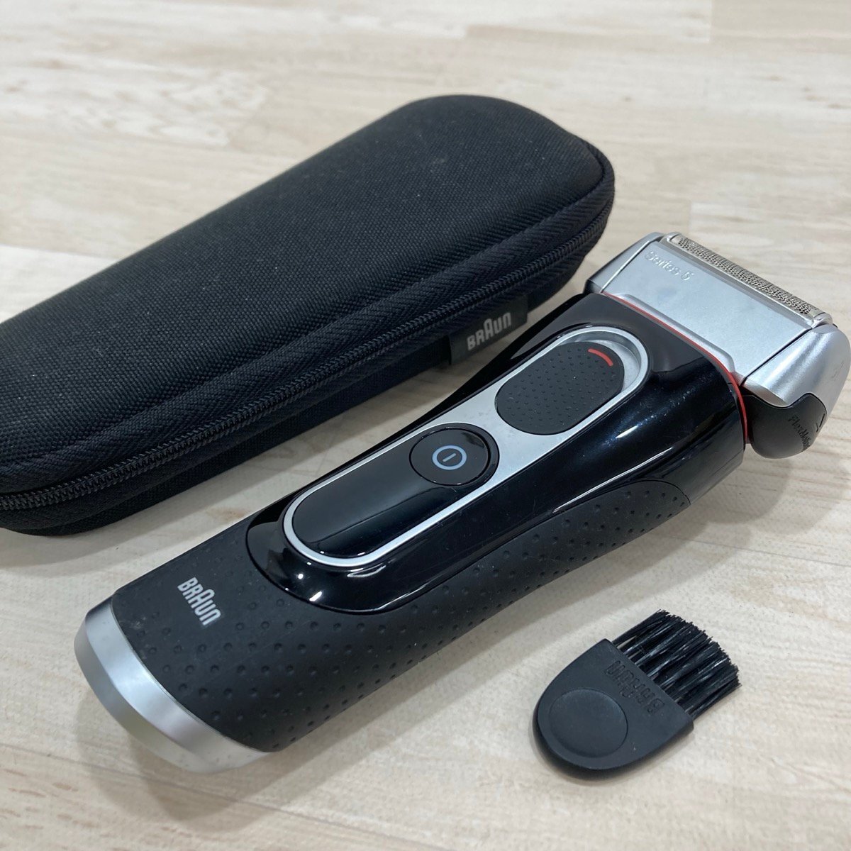 現(xiàn)狀品 BRAUN メンズシェーバー ブラウン シリーズ5 5748[F4583]