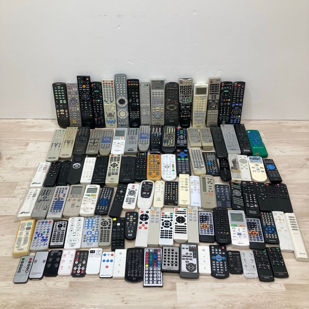 ① 現(xiàn)狀品 リモコン まとめて大量セット オーディオ機(jī)器 エアコン プレーヤー 家電制品用など[D6024]
