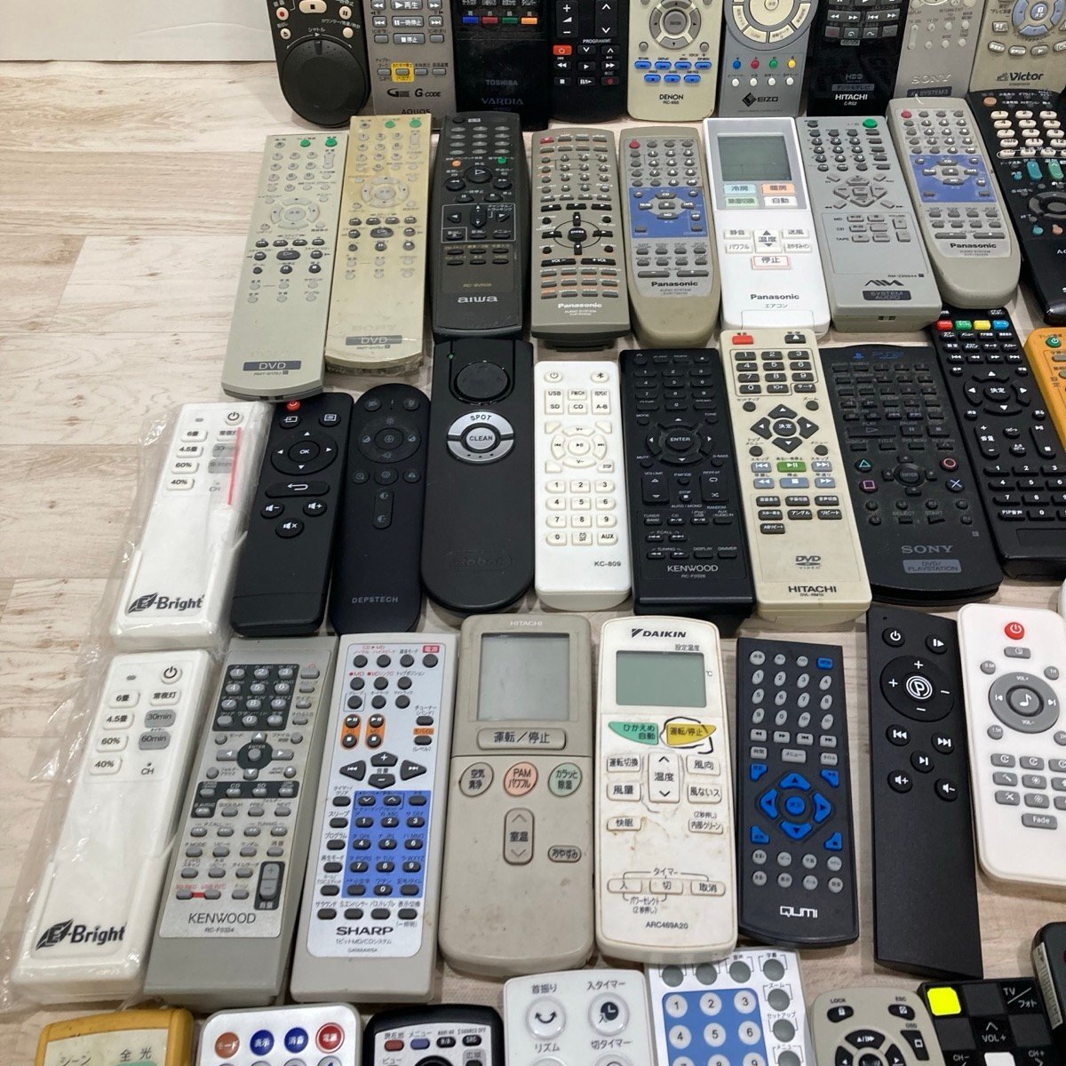 ① 現(xiàn)狀品 リモコン まとめて大量セット オーディオ機(jī)器 エアコン プレーヤー 家電制品用など[D6024]