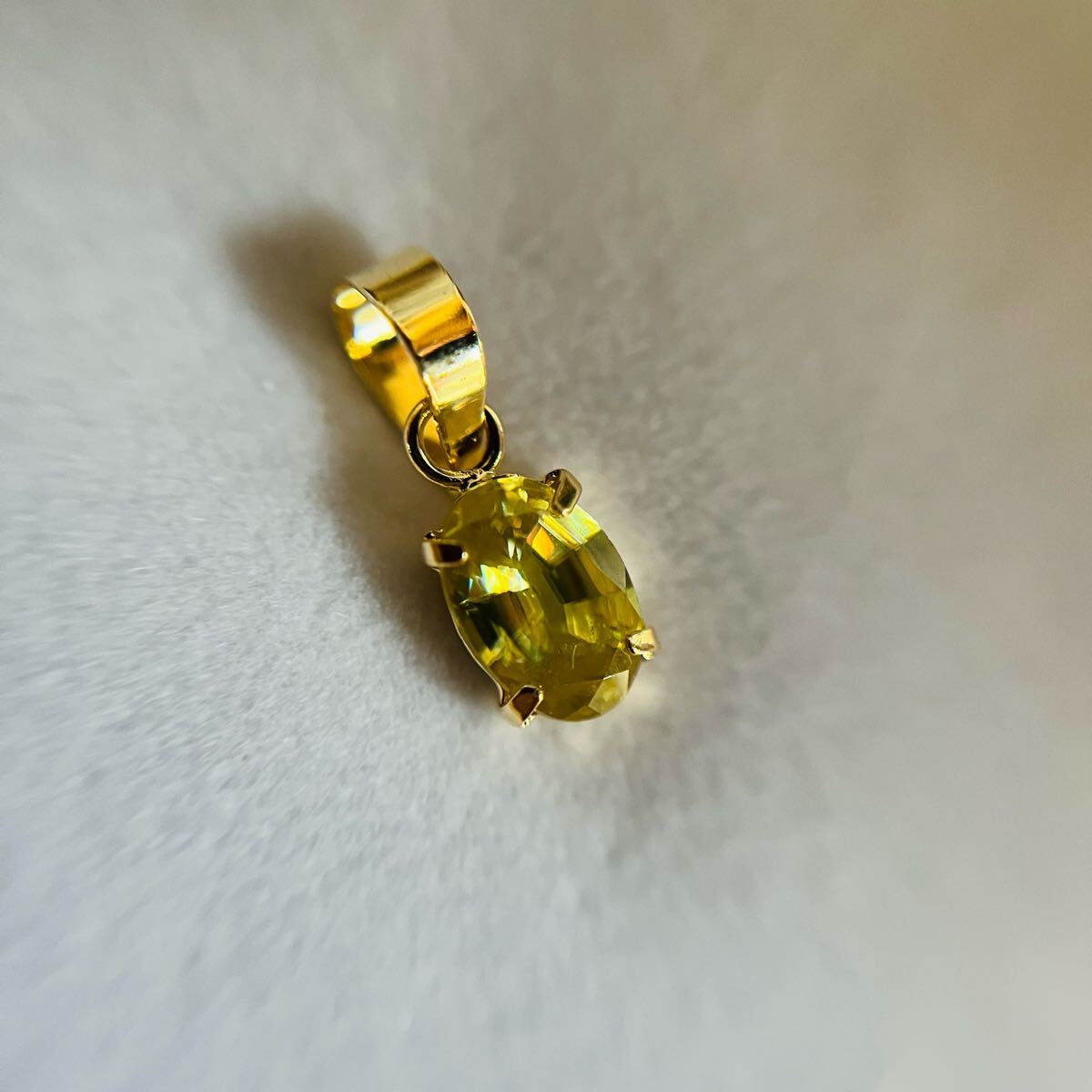 K18 天然石スフェーン oval ペンダントトップ 希少宝石 K18 天然石スフェーン oval ペンダントトップ 希少宝石