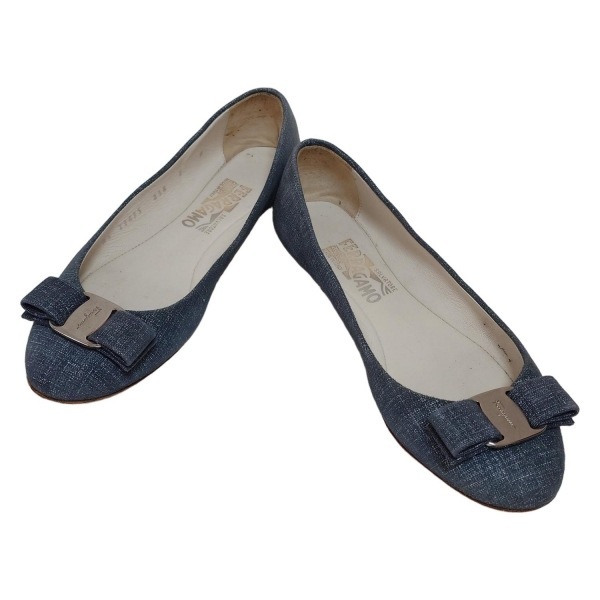 サルバトーレフェラガモ FERRAGAMO/SalvatoreFerragamo フラットシューズ 5 - ネイビー×グレー レディース ヴァラ 靴