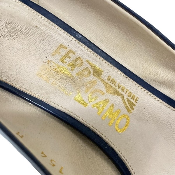 サルバトーレフェラガモ FERRAGAMO/SalvatoreFerragamo パンプス 5 1/2 D - レザー ダークネイビー レディース アウトソール張?zhí)鏈g 靴
