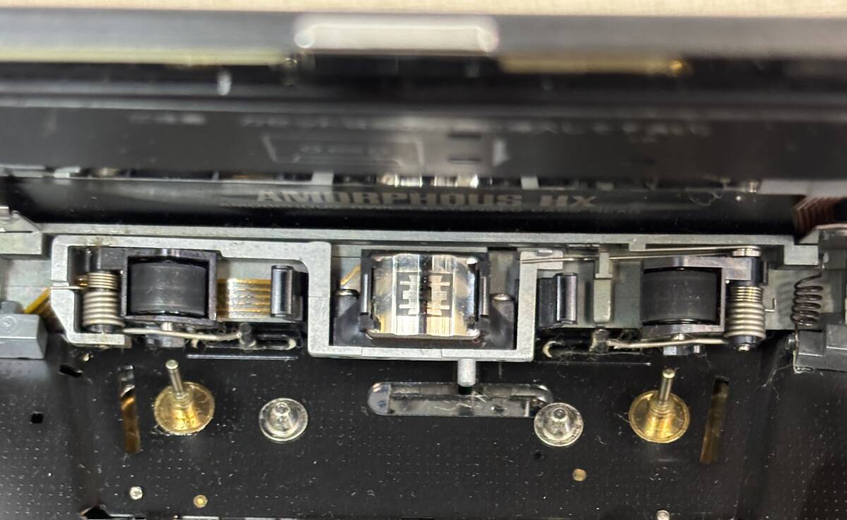 ジャンク/M1186/ AIWA アイワ HS-PL50 カセットプレーヤー ②(通電X)/バッテリー充電器 AC-208 (通電確認(rèn)済)付/ブラック カセットボーイ