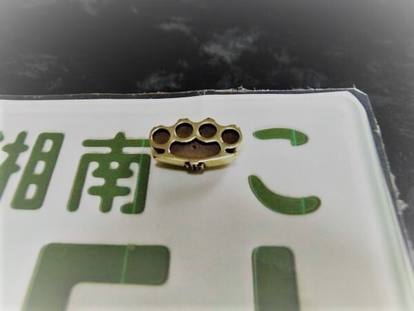 真鍮制ナンバーボルト★カイザーナックル（メリケン）★IRON CROSS★FUCK★バイク～車まで全車種対応★殘僅か