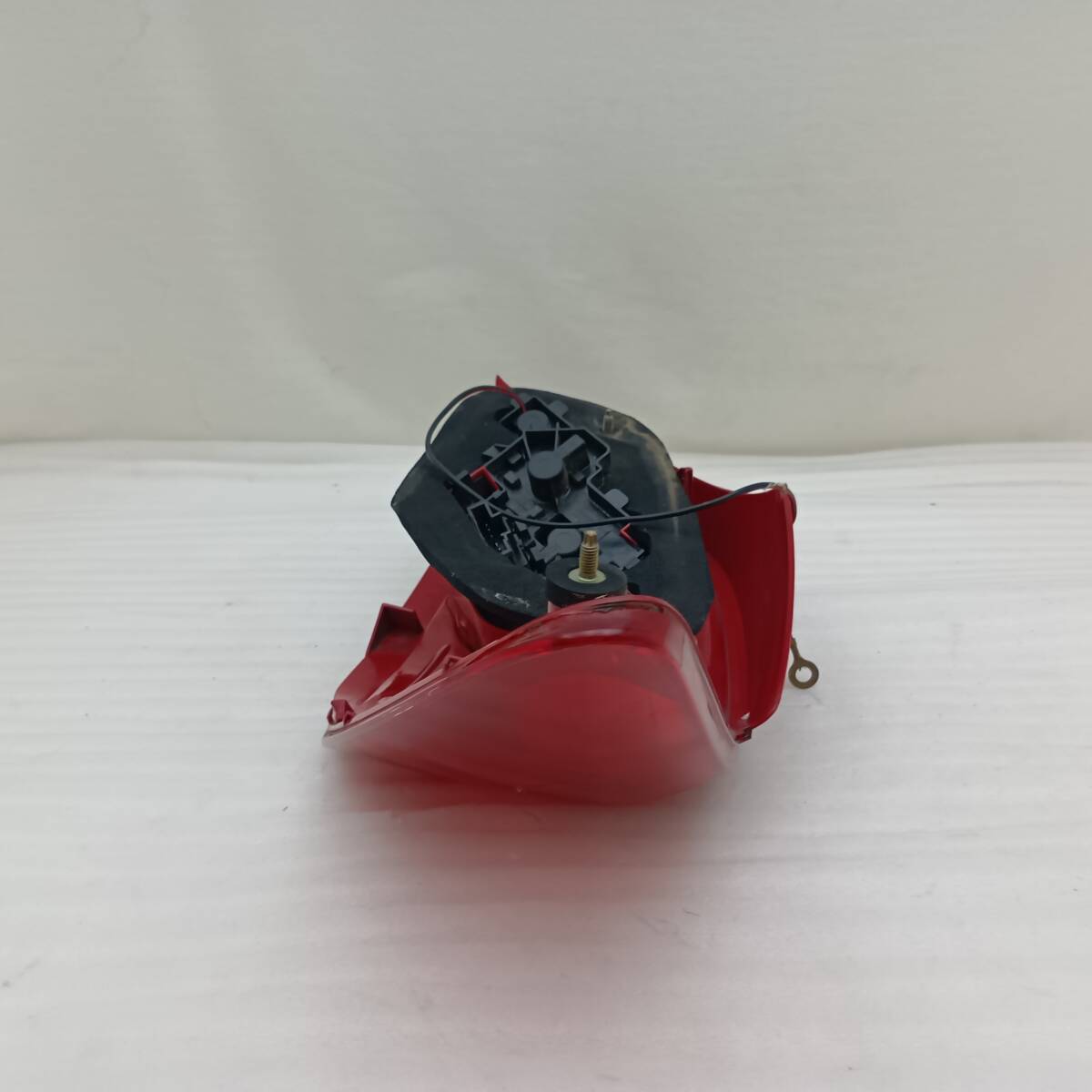動作保証 プジョー307 T5NFU 純正 左側(cè) 左 L テールライト テールランプ テールレンズ 02000004058 W2E4Z1178
