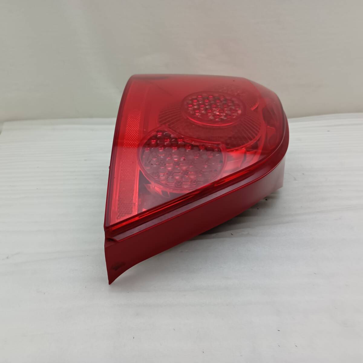 動作保証 プジョー307 T5NFU 純正 左側(cè) 左 L テールライト テールランプ テールレンズ 02000004058 W2E4Z1178