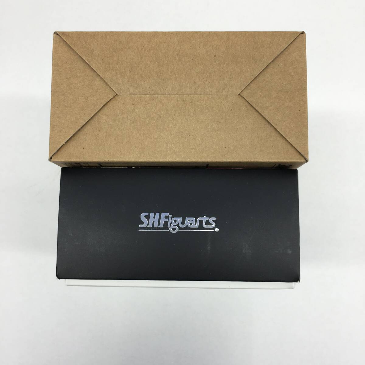 △【T040】開封品 バンダイ『S.H.Figuarts 仮面ライダーオーズ タジャドルコンボエタニティ フィギュア』輸送箱付き△