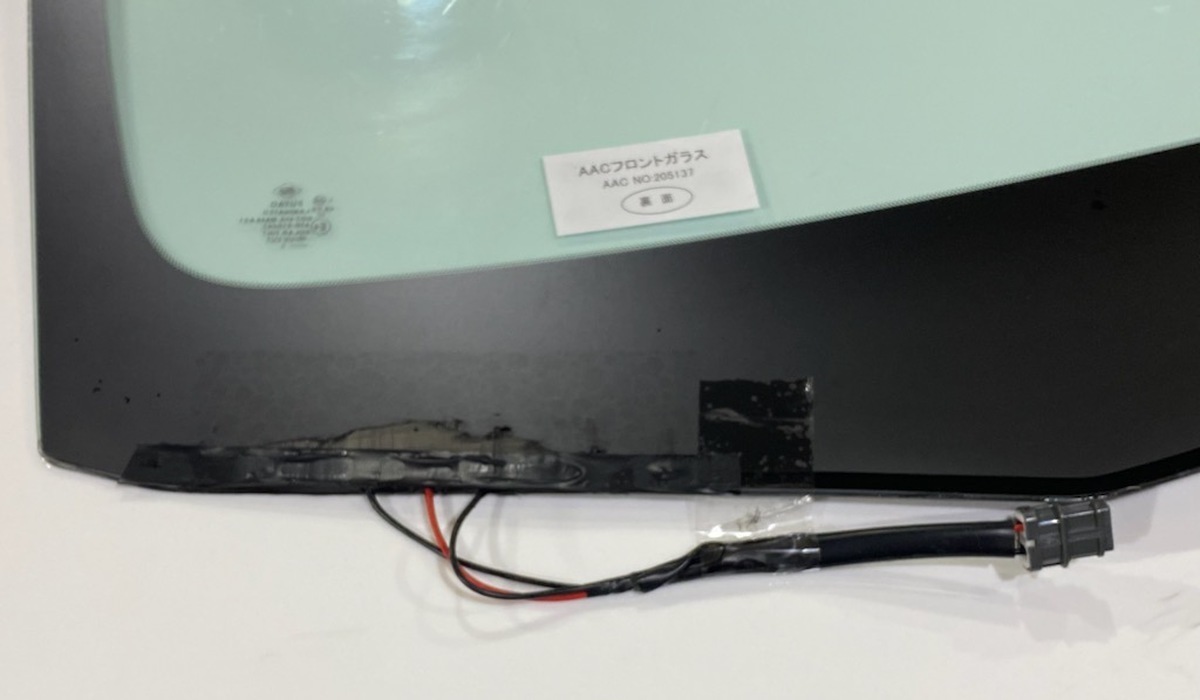 フロントガラス ノートオーラ 5D ワゴン 日産 純正品番:※72700-6XJ3C(GT) FE13系 ボカシ:ブルー 205137